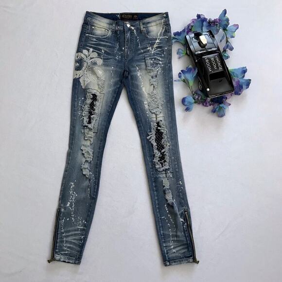 Dereon NWOT Distressed Metal Studs Skinny Jeans Juniors/Women Various - Picture 2 of 12